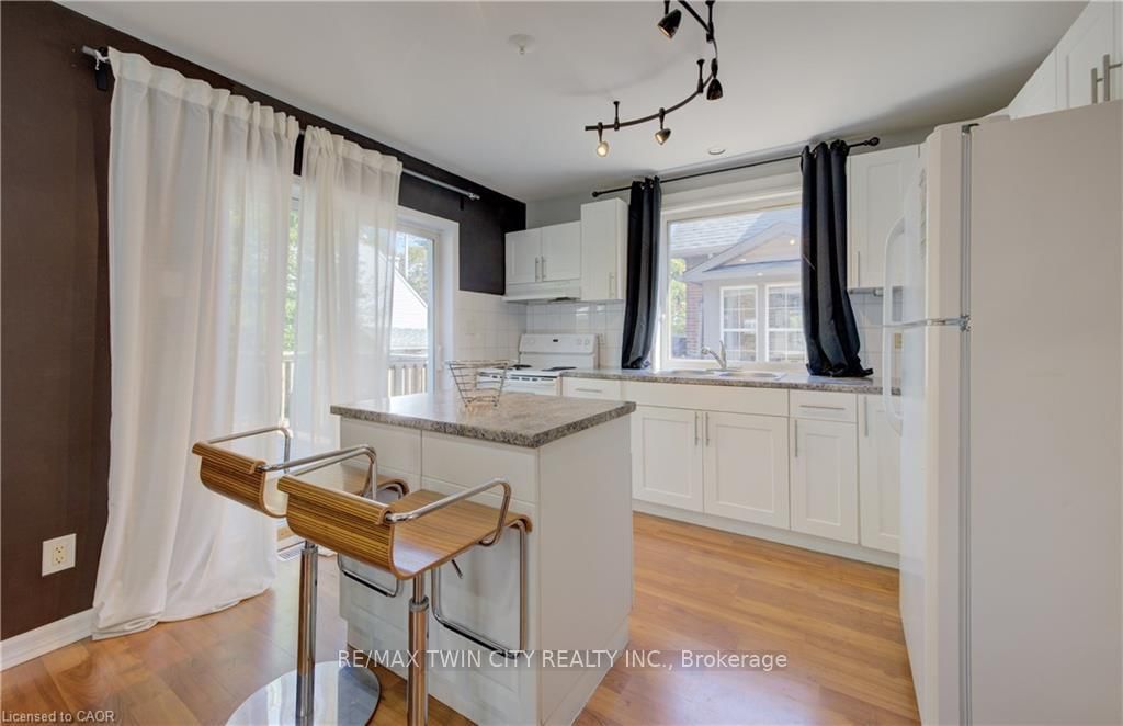 350 Victoria Street S - Photo 5