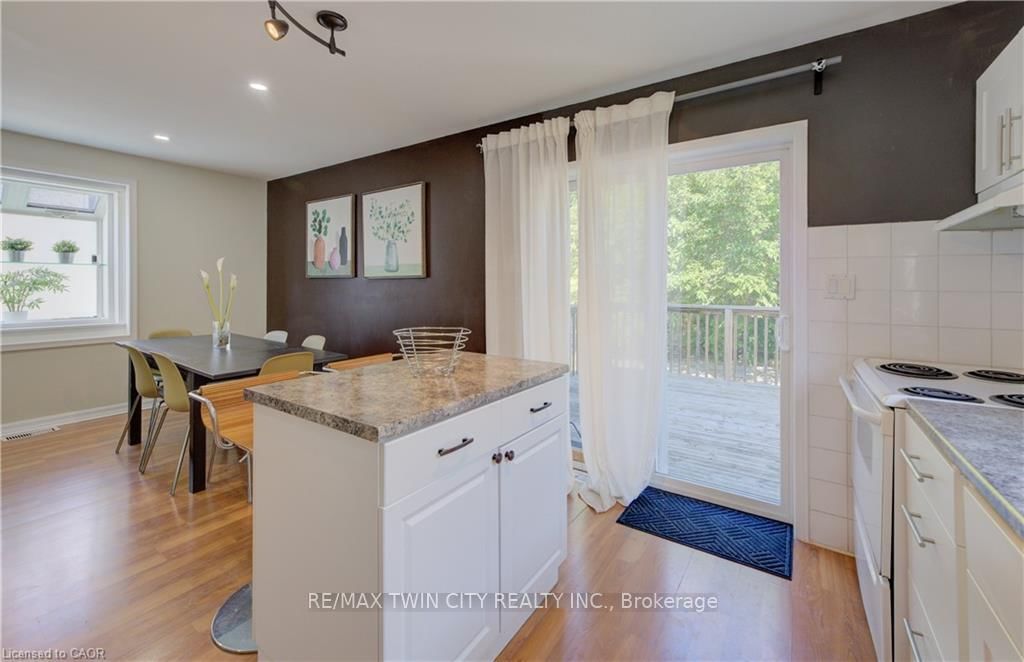 350 Victoria Street S - Photo 8