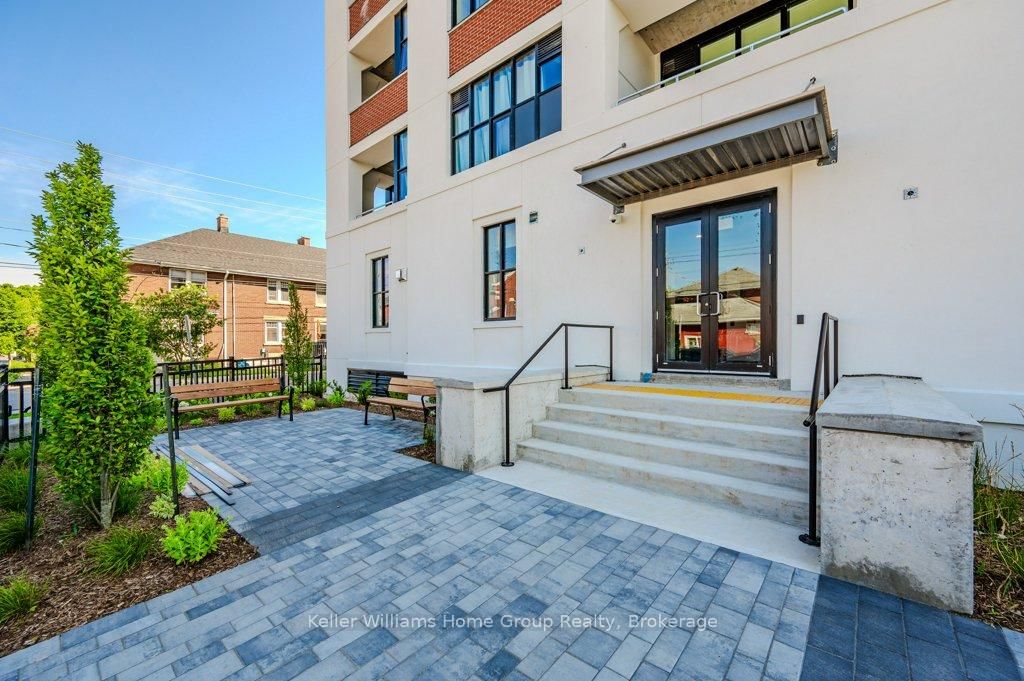 120 Huron Street, Unit 304 - Photo 4