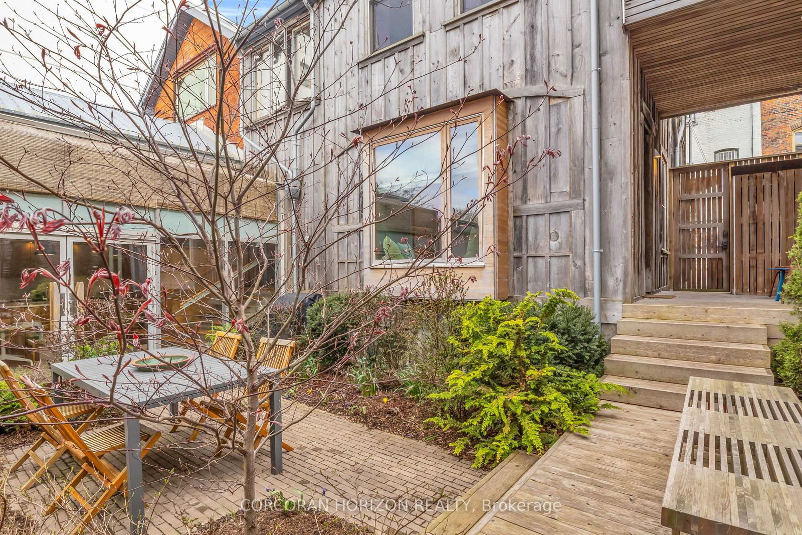 9 Coburg Street • Stratford, ON photo 36