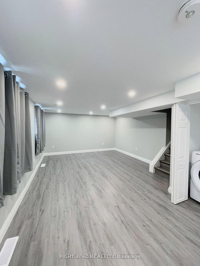 Lower Unit - 12 Croydon Drive