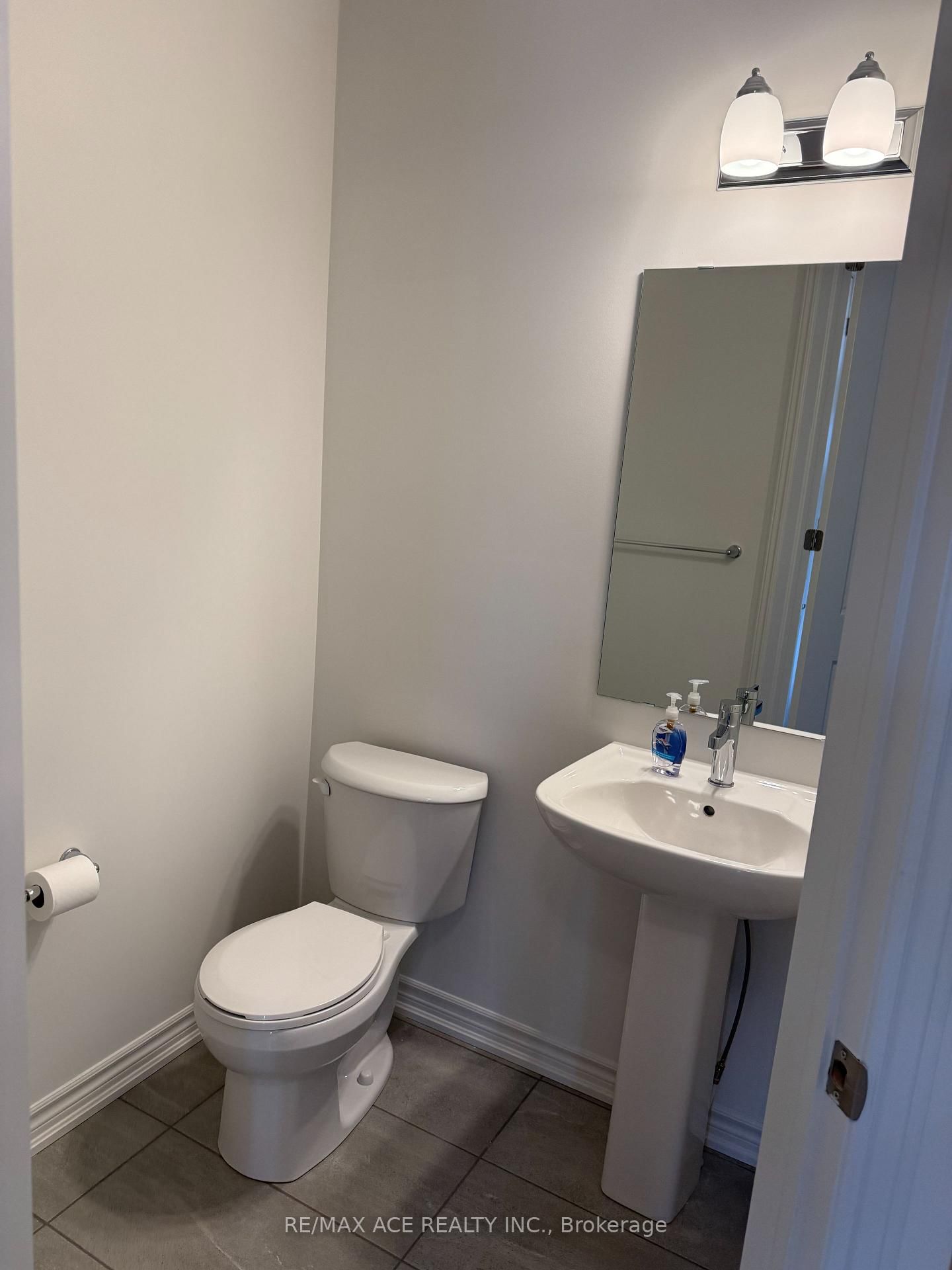125 Sanderson Drive - Photo 10