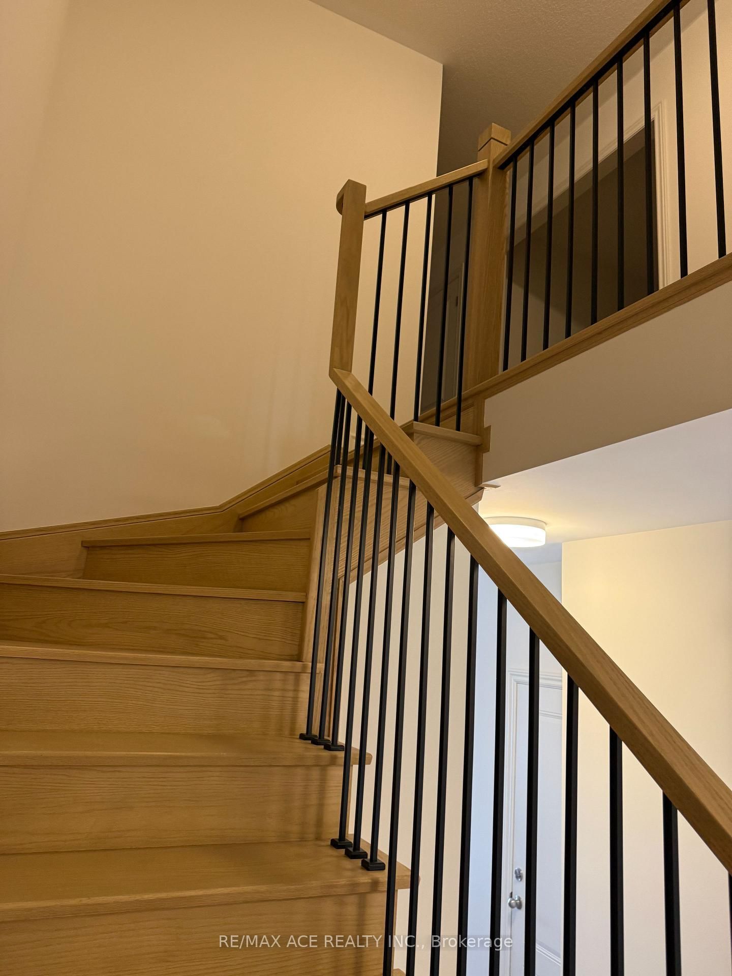 125 Sanderson Drive - Photo 11