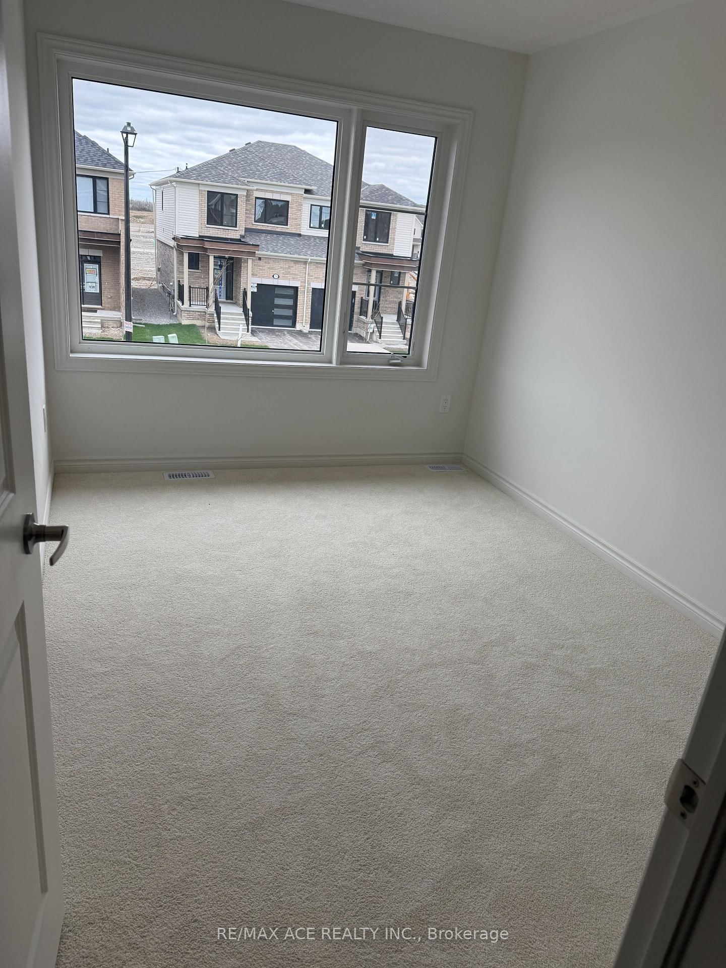 125 Sanderson Drive - Photo 15