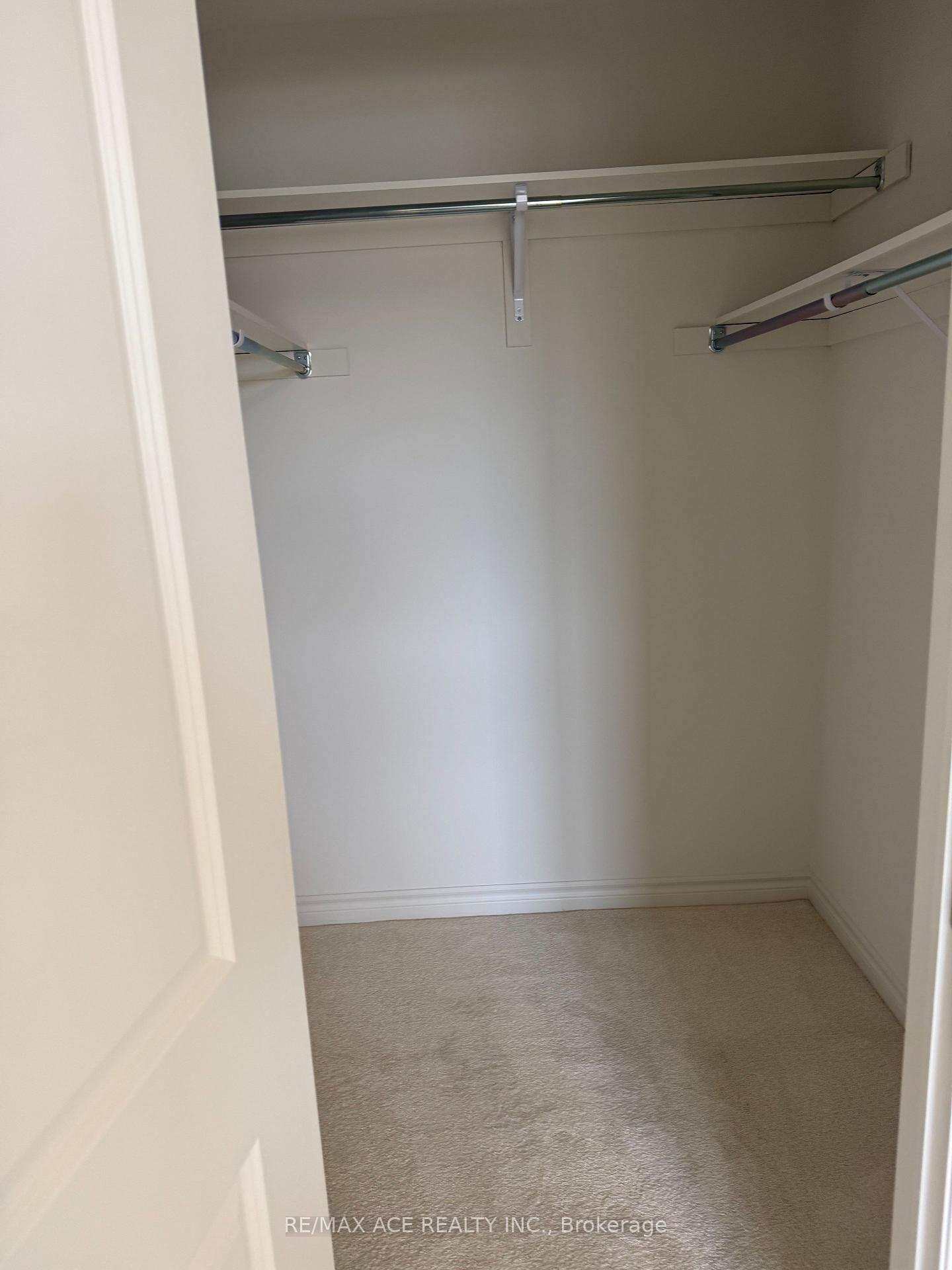 125 Sanderson Drive - Photo 18