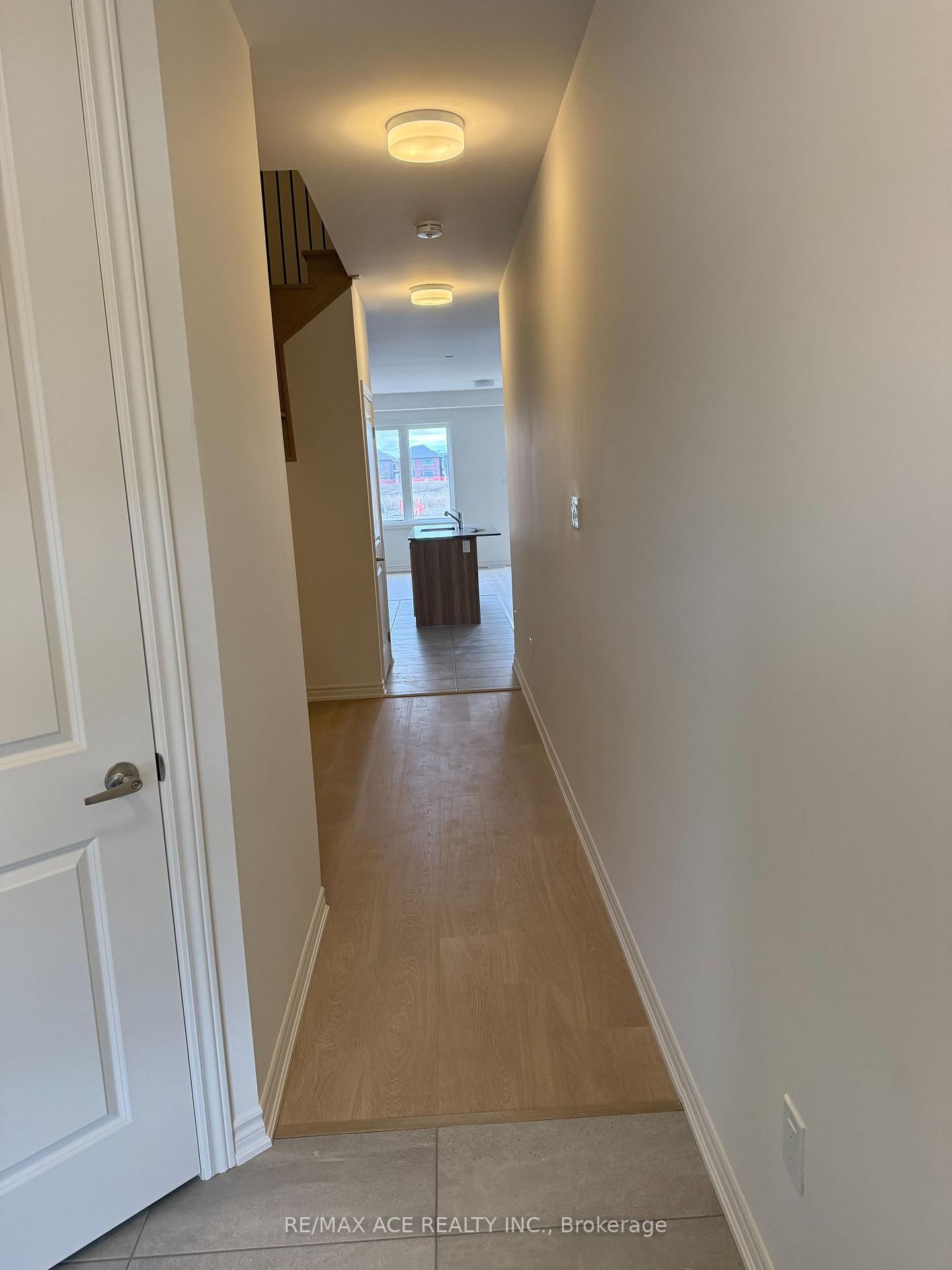 125 Sanderson Drive - Photo 3