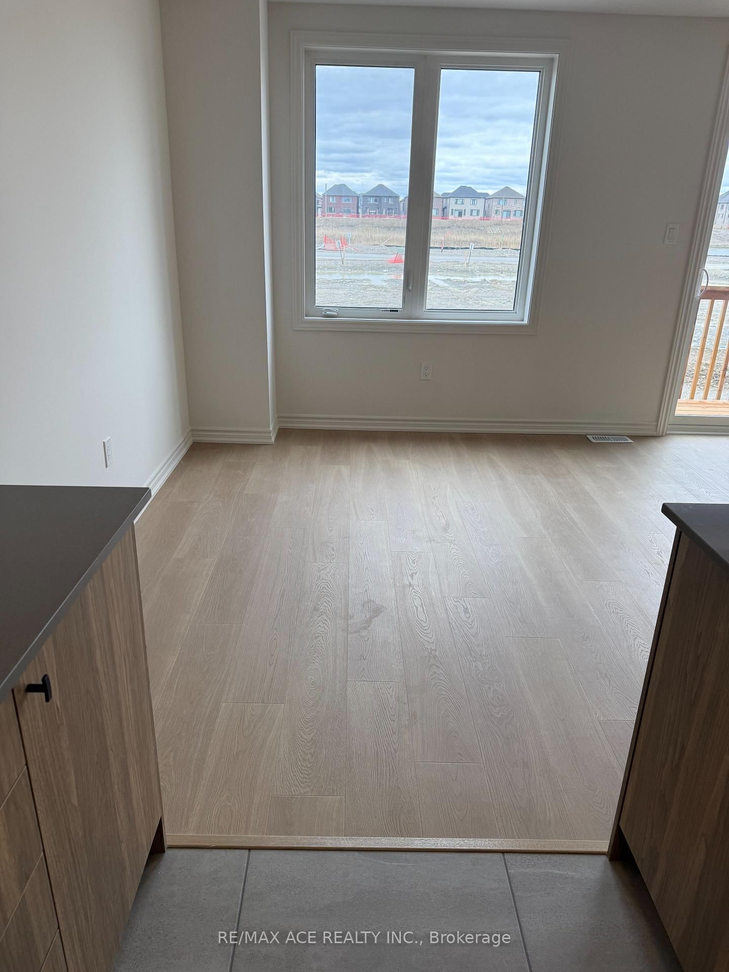 125 Sanderson Drive - Photo 8