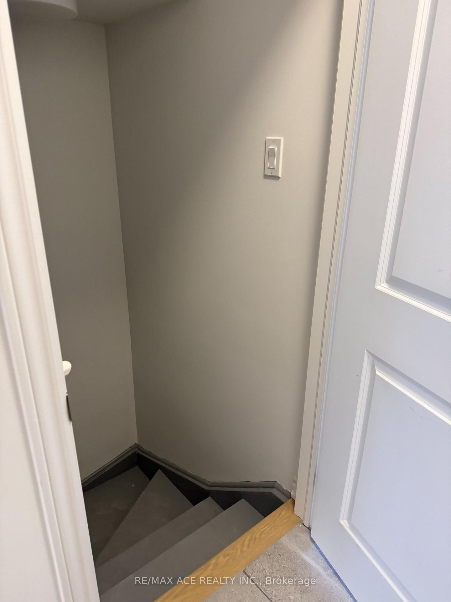 125 Sanderson Drive - Photo 9
