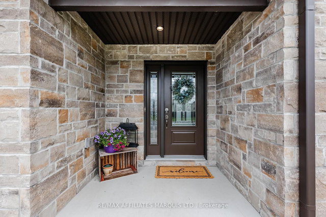 100 Forestdale Crescent