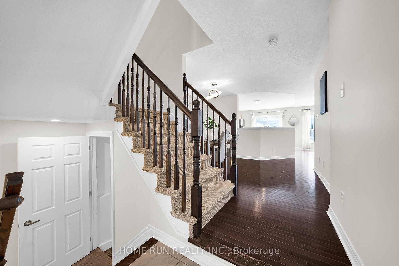 957 Messor Crescent - Photo 3