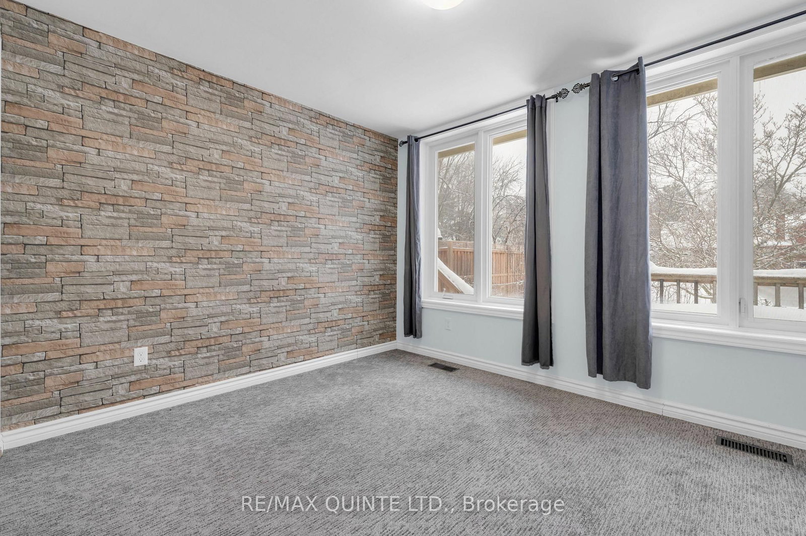 185 Foster Avenue • Belleville, ON photo 13