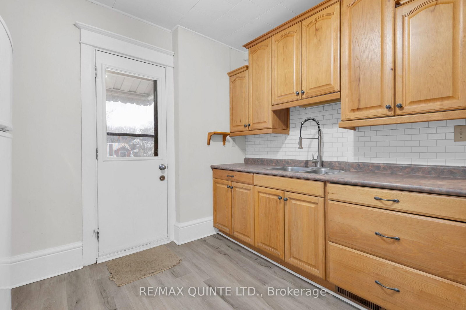 185 Foster Avenue • Belleville, ON photo 14