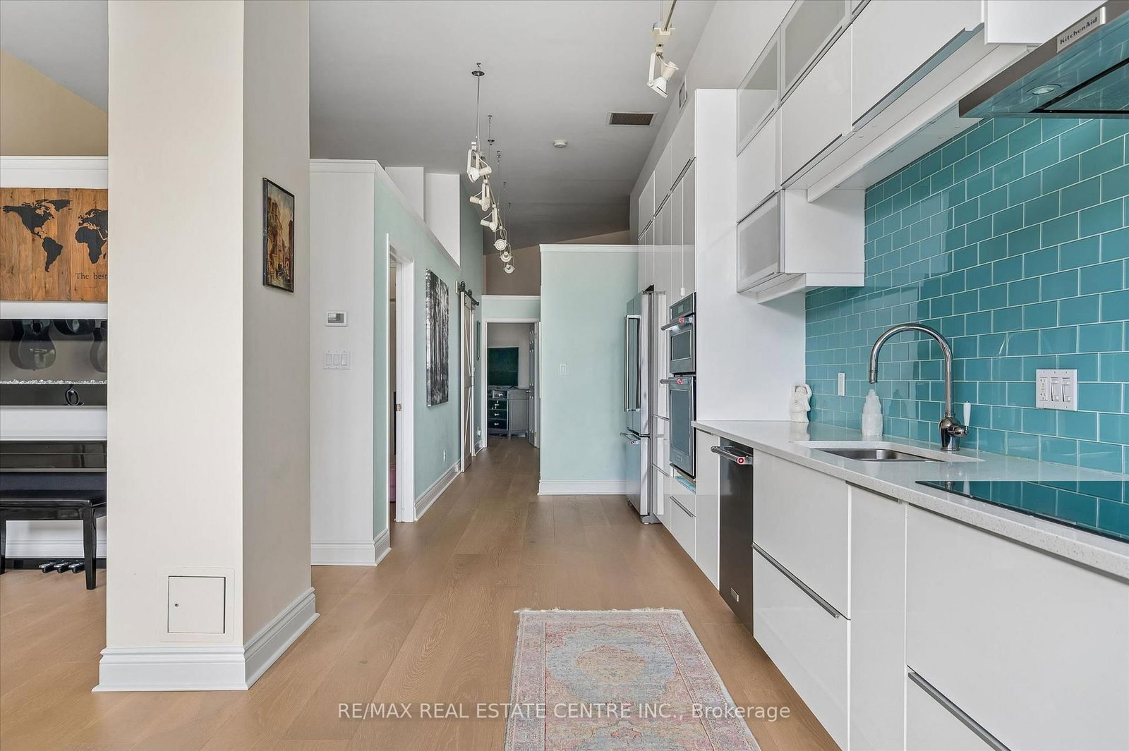 276 King Street W, Unit 213 - Photo 11
