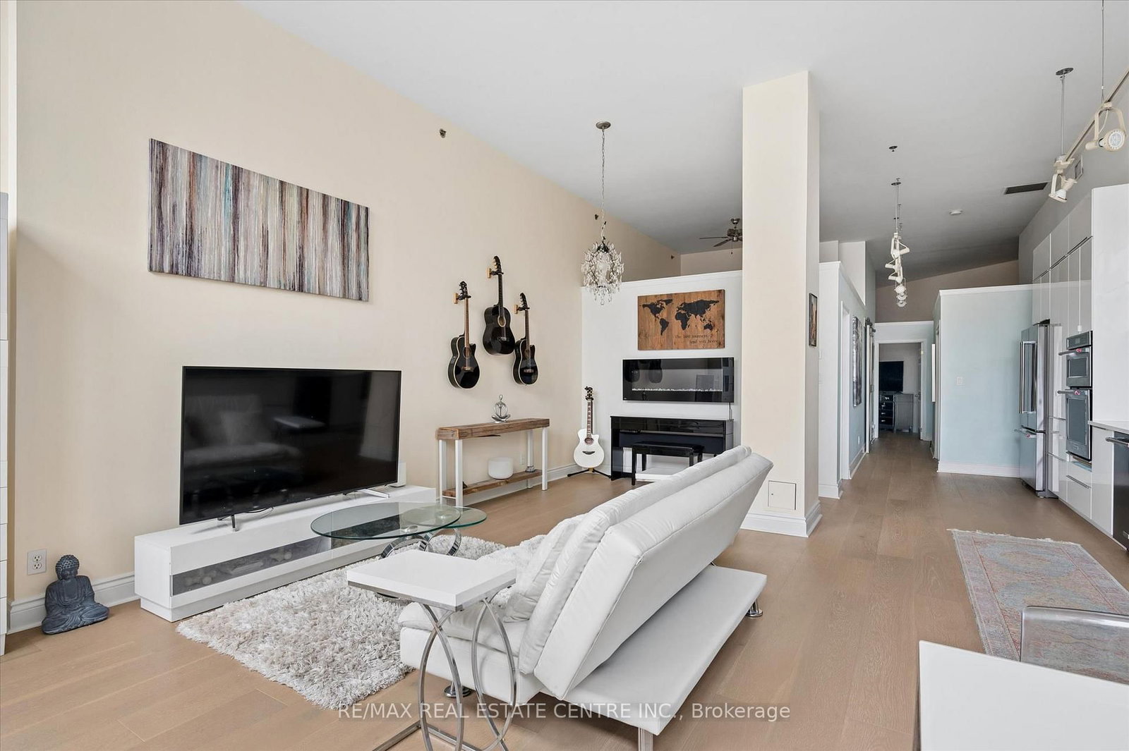 276 King Street W, Unit 213 - Photo 27
