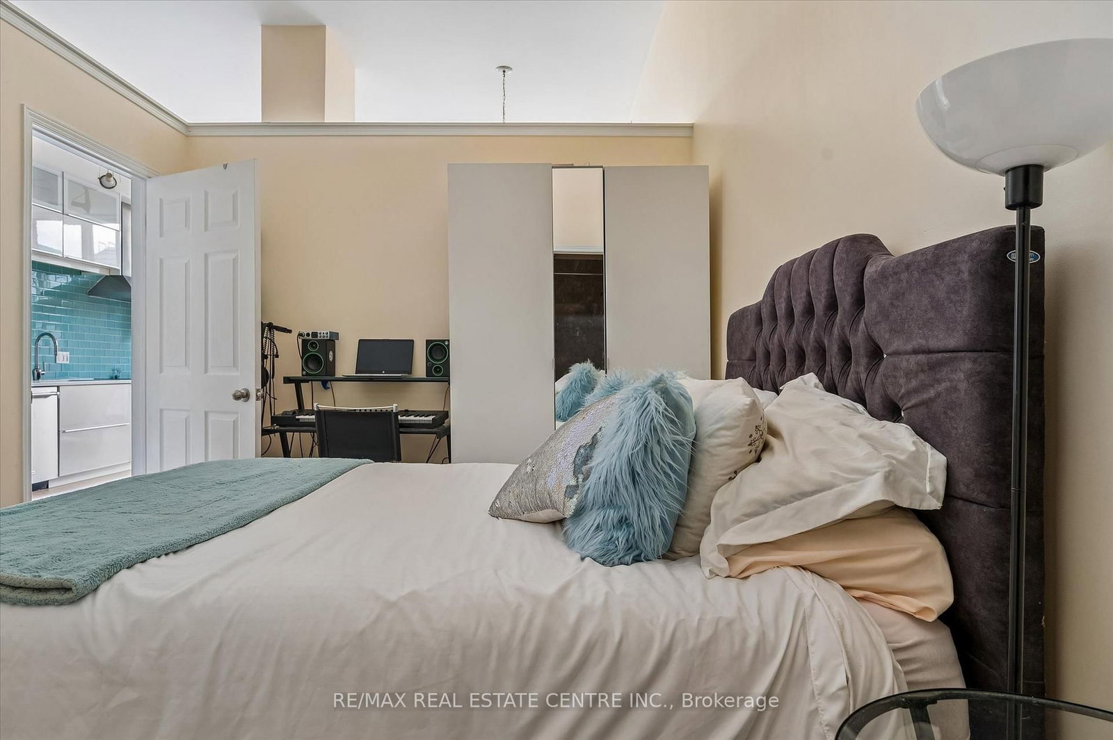 276 King Street W, Unit 213 - Photo 33