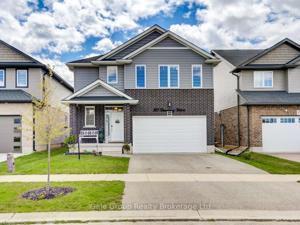 971 Downing Drive • Woodstock, ON photo 2