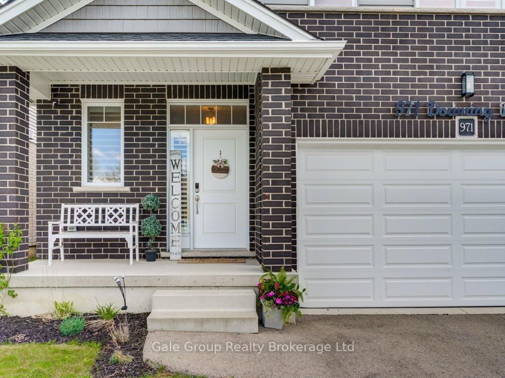 971 Downing Drive • Woodstock, ON photo 3