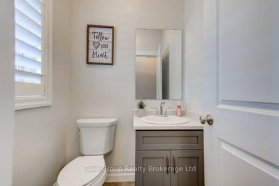 971 Downing Drive • Woodstock, ON photo 5