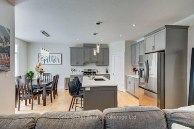 971 Downing Drive • Woodstock, ON photo 8