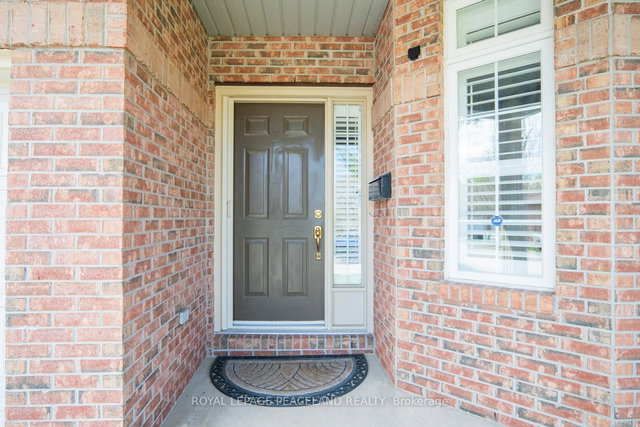 11 - 5595 Drummond Road