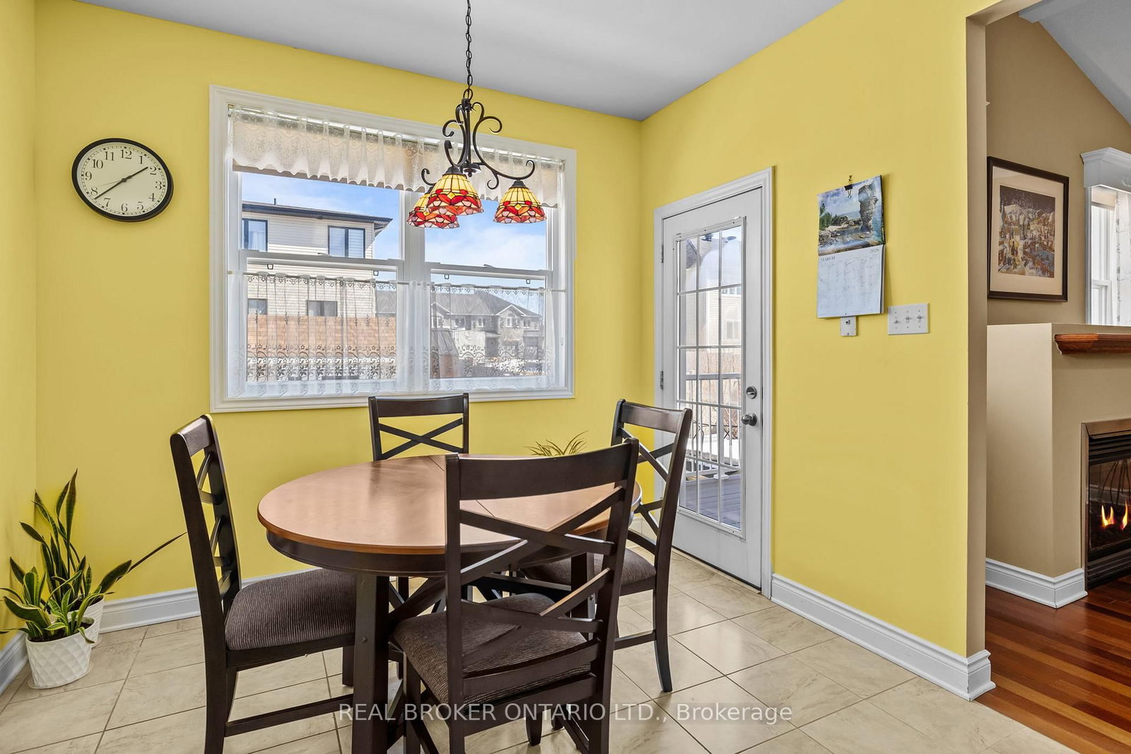204 Hillpark High Street • Ottawa, ON photo 10