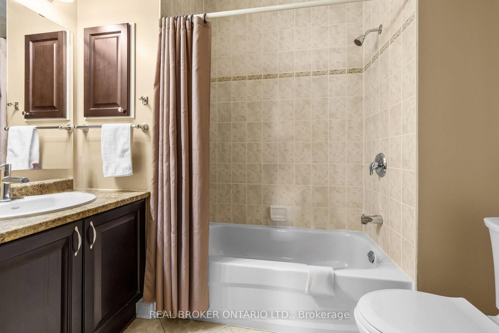 204 Hillpark High Street • Ottawa, ON photo 16