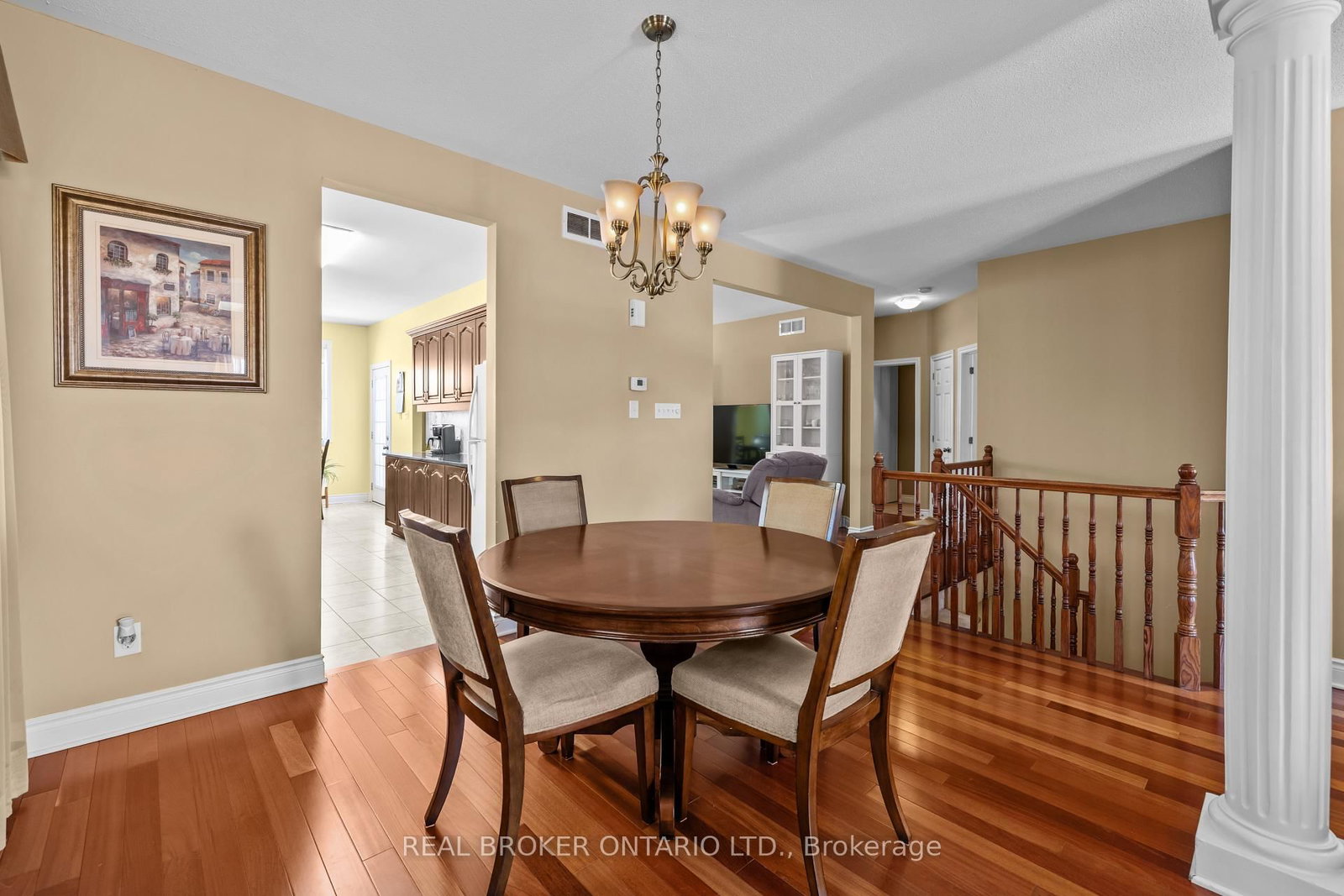 204 Hillpark High Street • Ottawa, ON photo 5