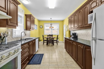 204 Hillpark High Street • Ottawa, ON photo 9