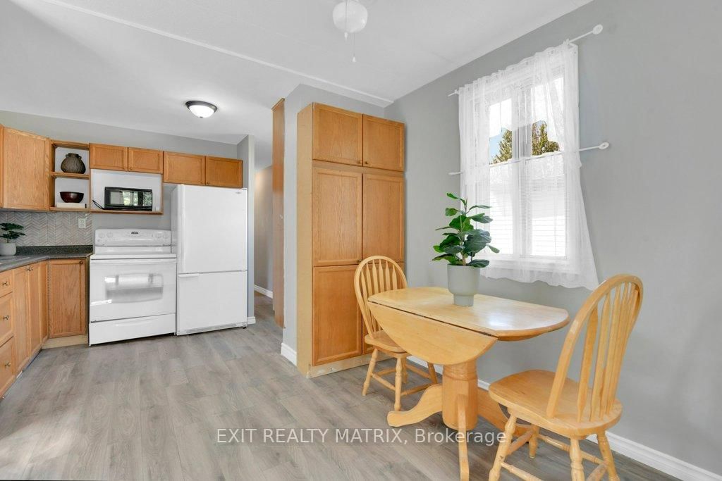 8930 Lynwood Park Private • Ottawa, ON photo 12