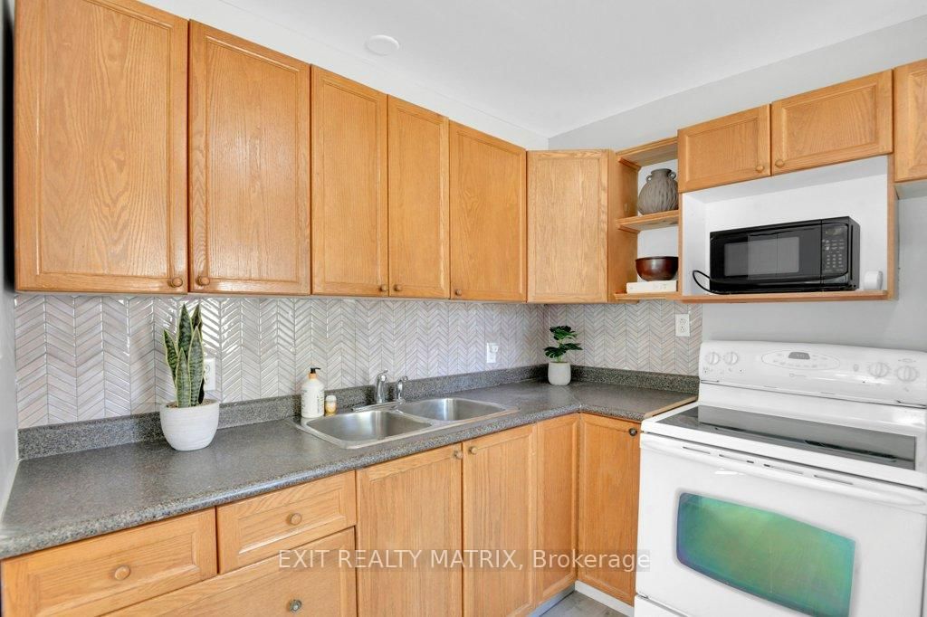 8930 Lynwood Park Private • Ottawa, ON photo 14