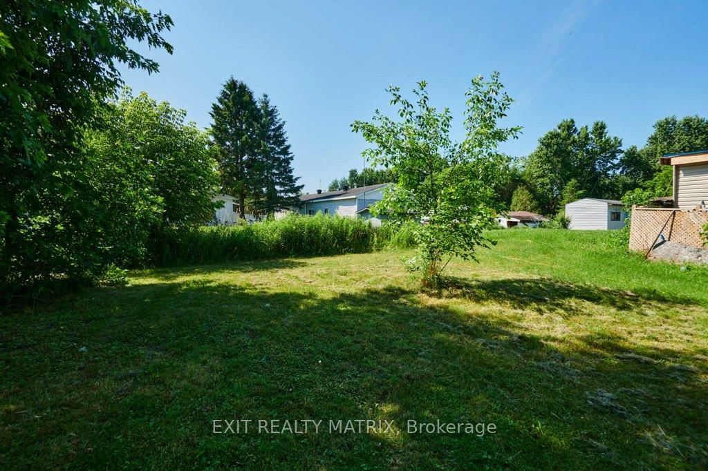 8930 Lynwood Park Private • Ottawa, ON photo 24