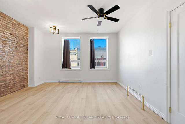 303 - 423 Richmond Street