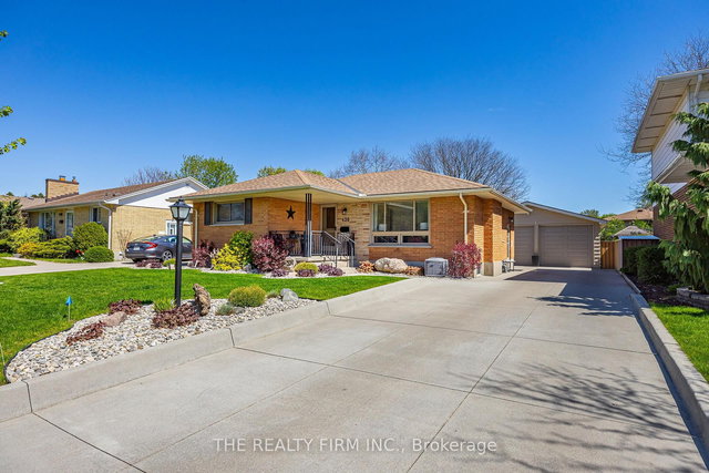 430 Magnolia Crescent