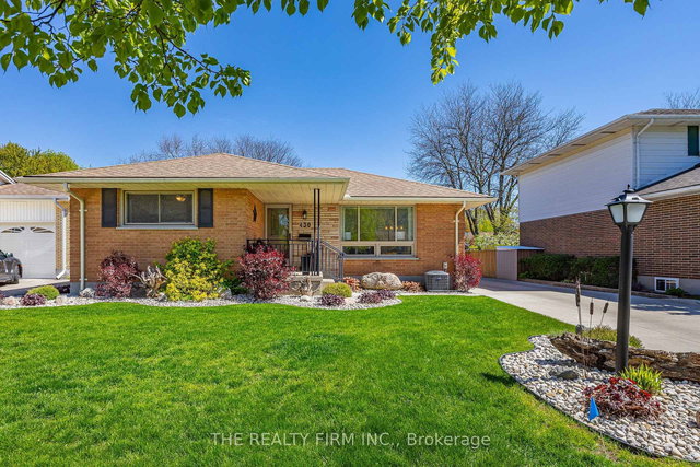 430 Magnolia Crescent