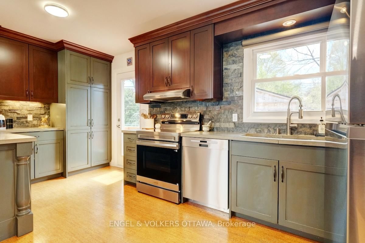 1812 Saunderson Drive - Photo 18