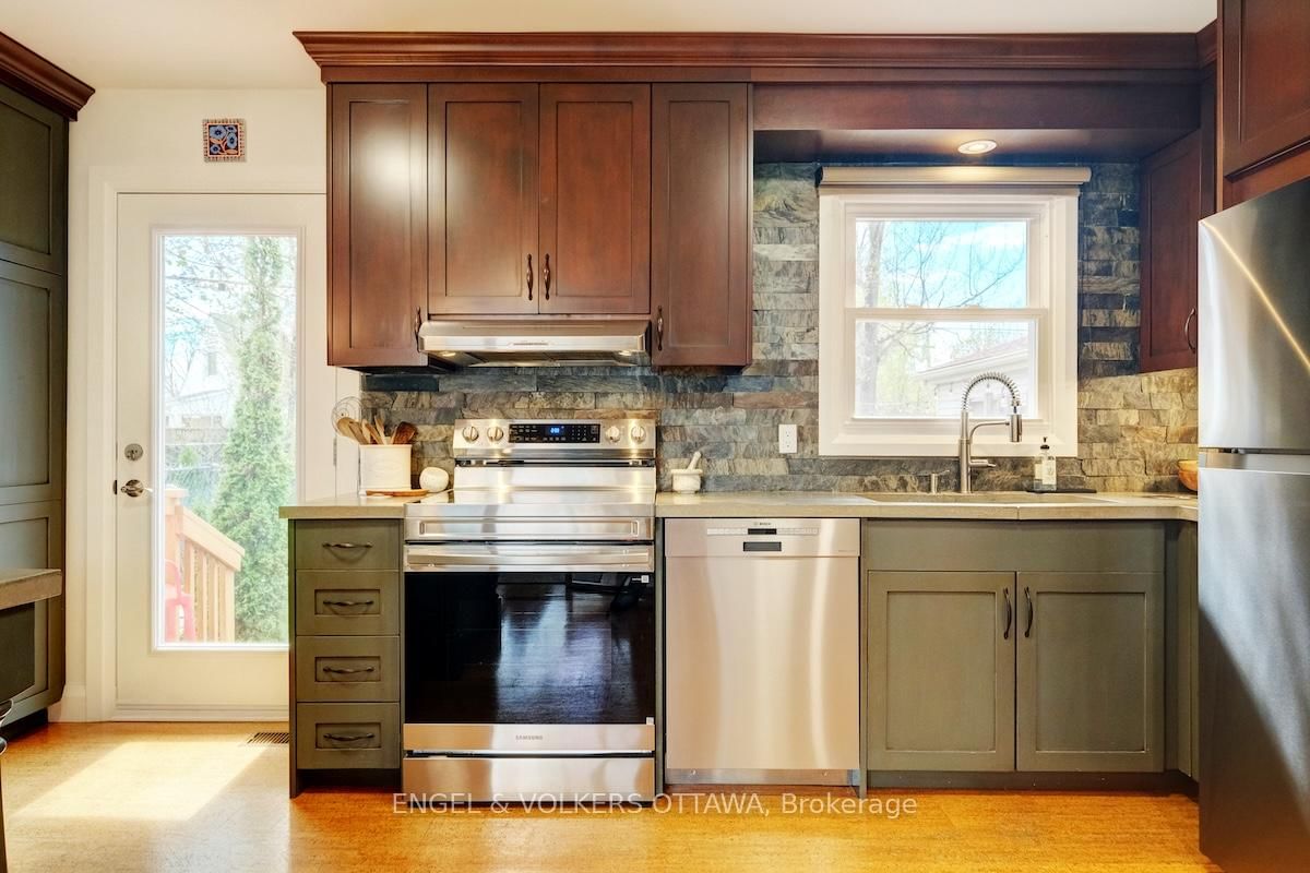 1812 Saunderson Drive - Photo 19