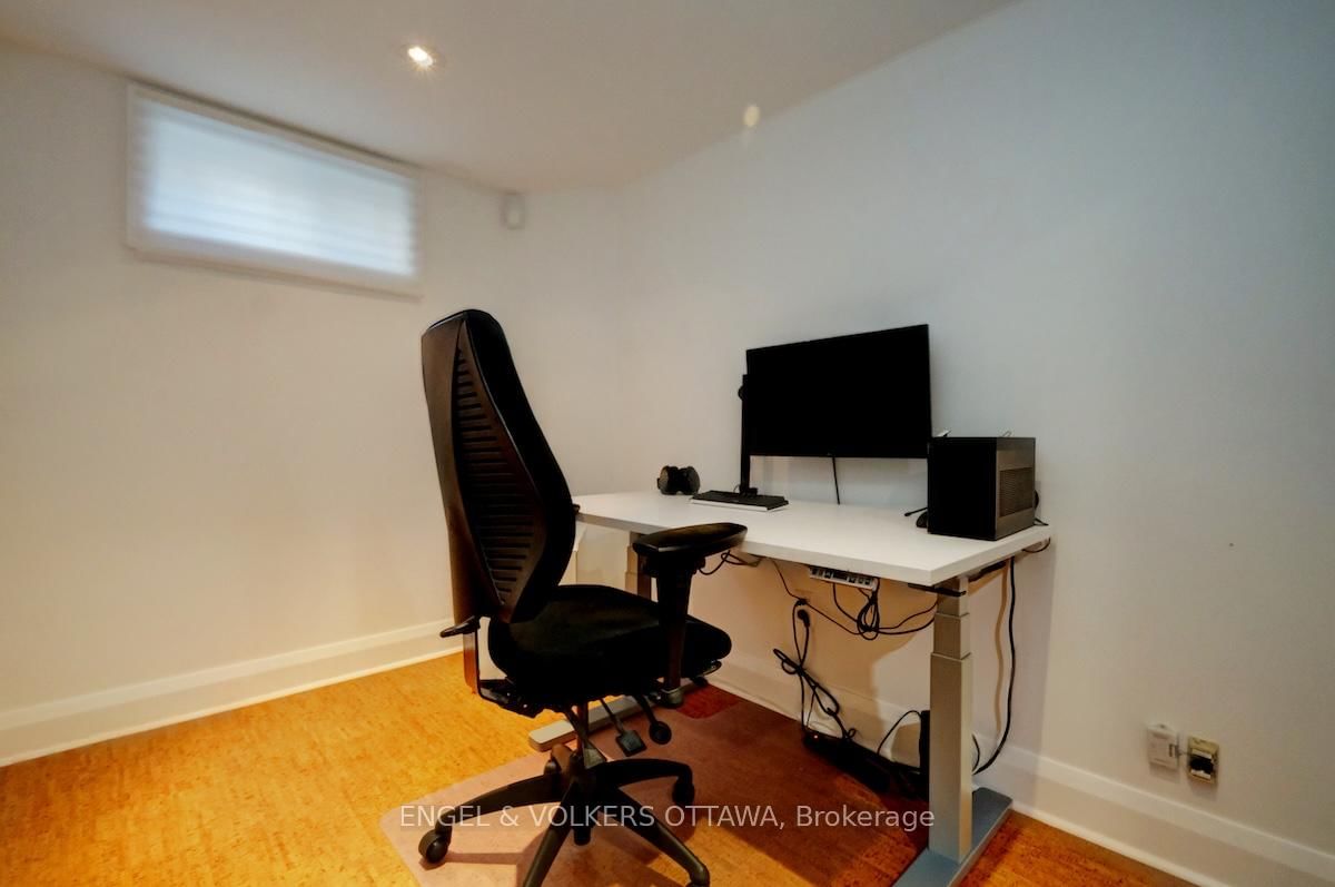 1812 Saunderson Drive - Photo 38