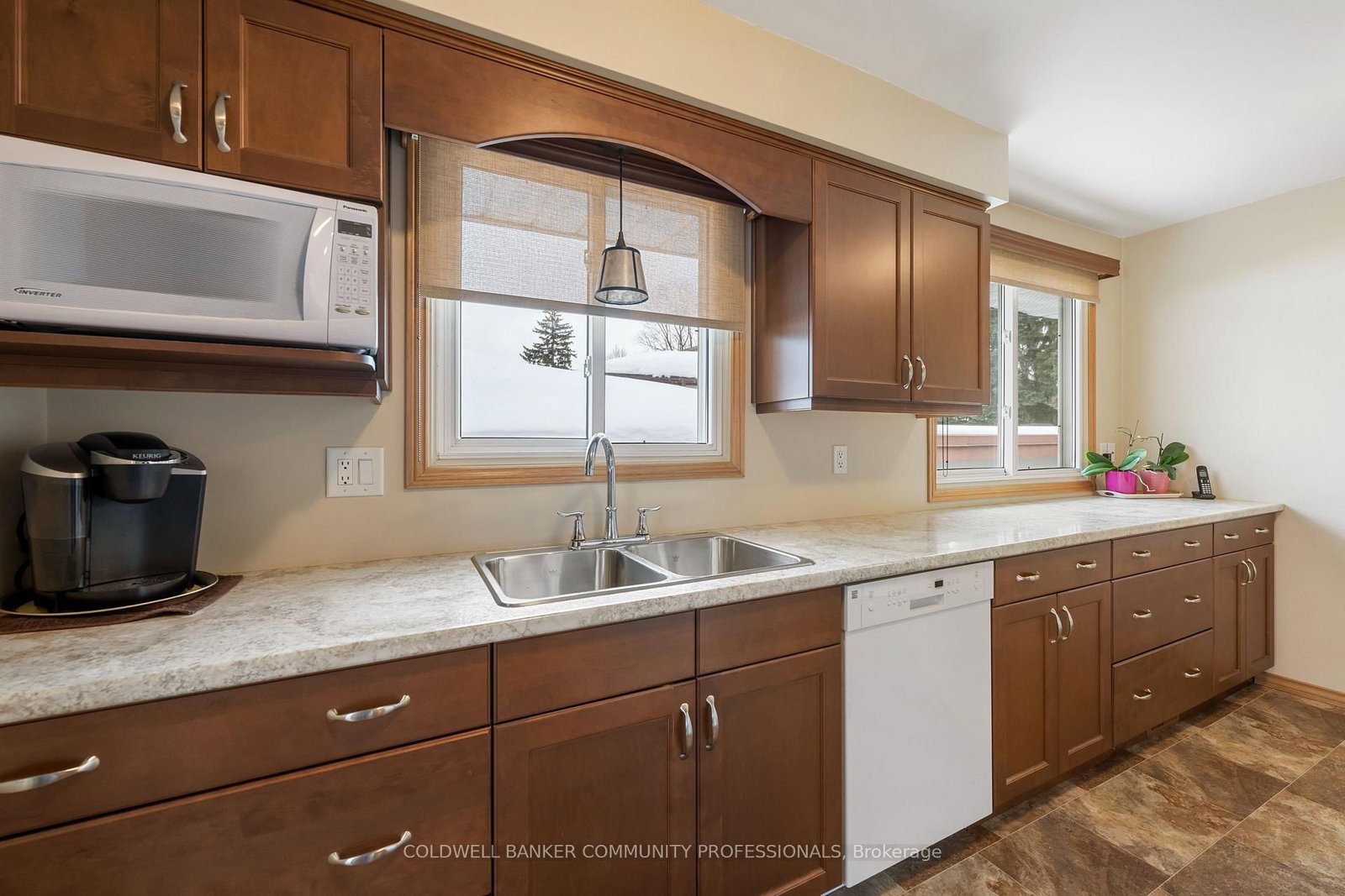 401 Mohawk Road W • Hamilton, ON photo 16