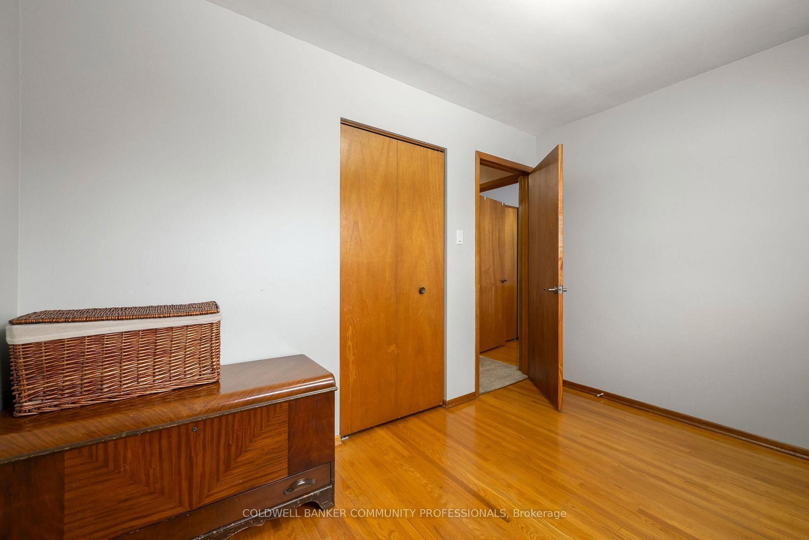 401 Mohawk Road W • Hamilton, ON photo 23