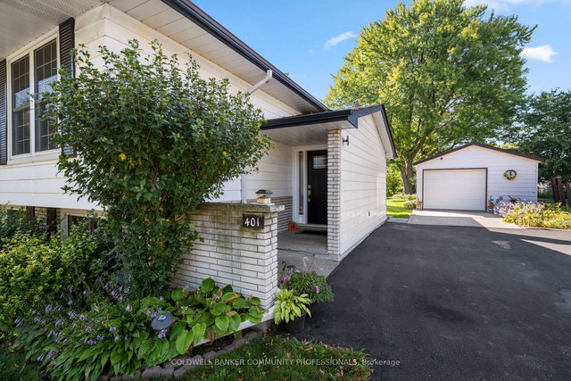 401 Mohawk Road W