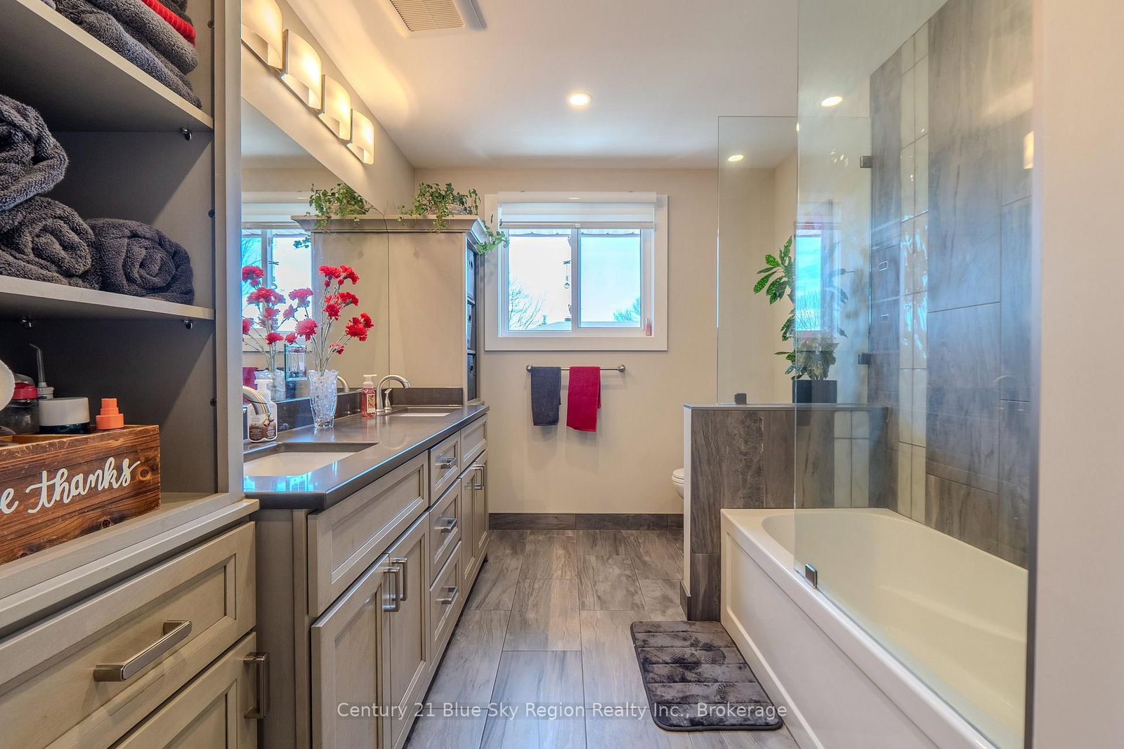 18 Eglee Avenue • North Bay, ON photo 26
