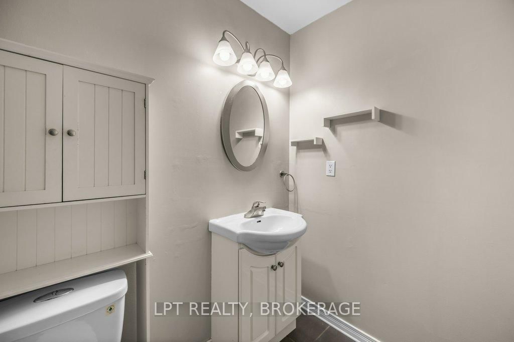 17 Eldon Hall Place • #303 • Kingston, ON photo 19
