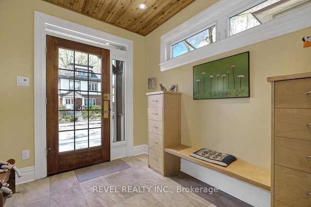 28 Broadway Avenue