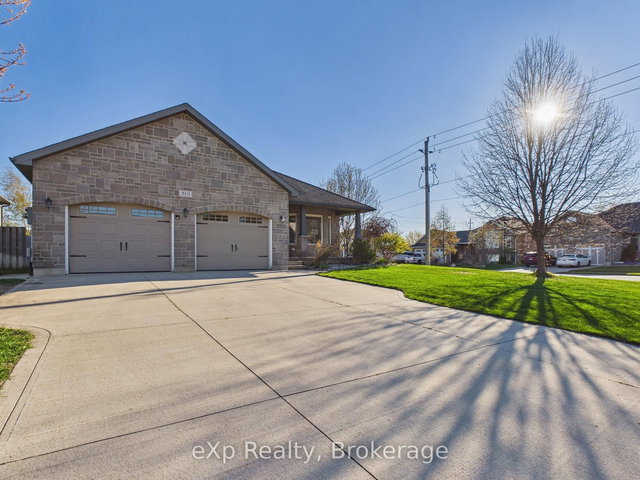 319 Gingrich Crescent