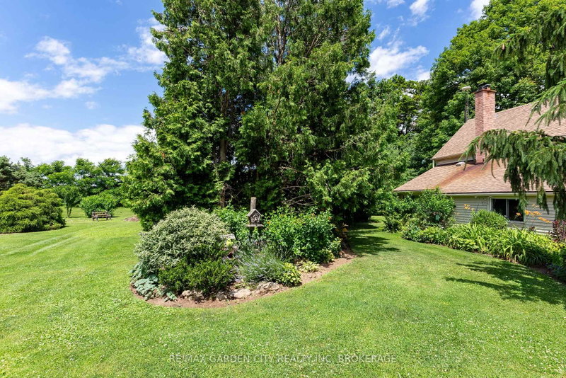 5400 North Service Road