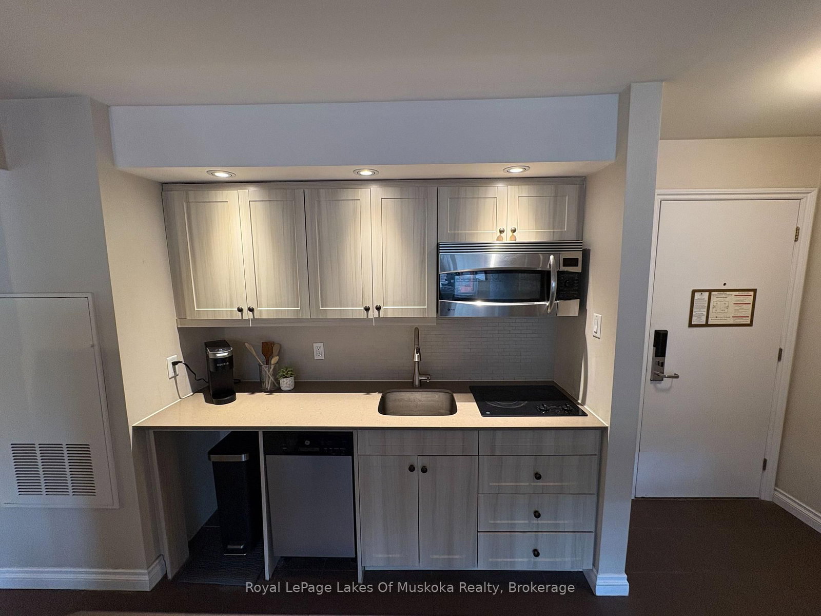 1235 Deerhurst Drive, Unit 53-108 - Photo 6