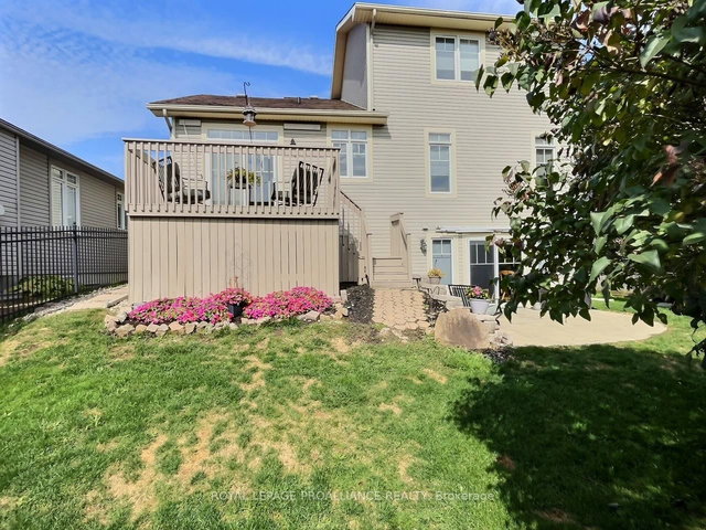 403 Brock Street W