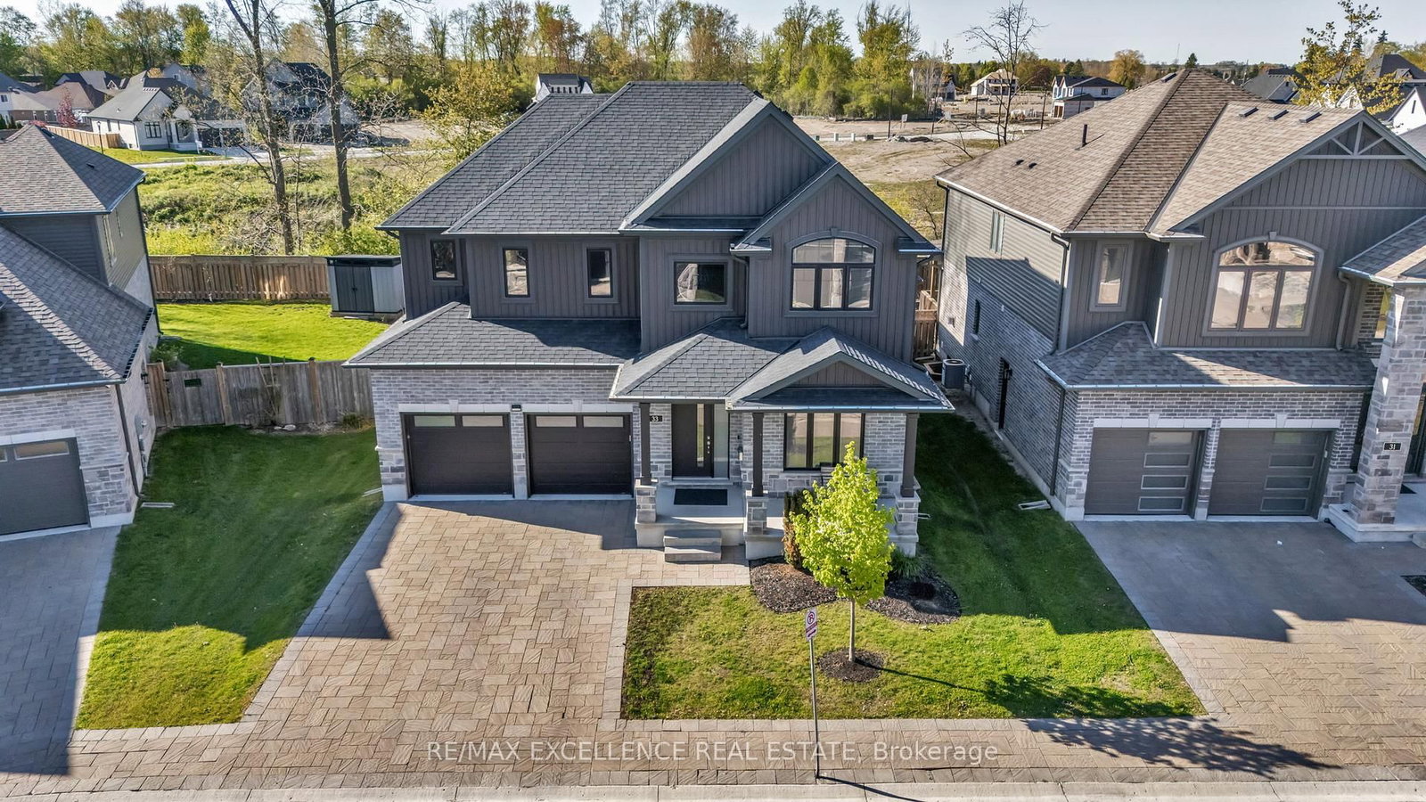 33 - 1061 Eagletrace Drive, London North