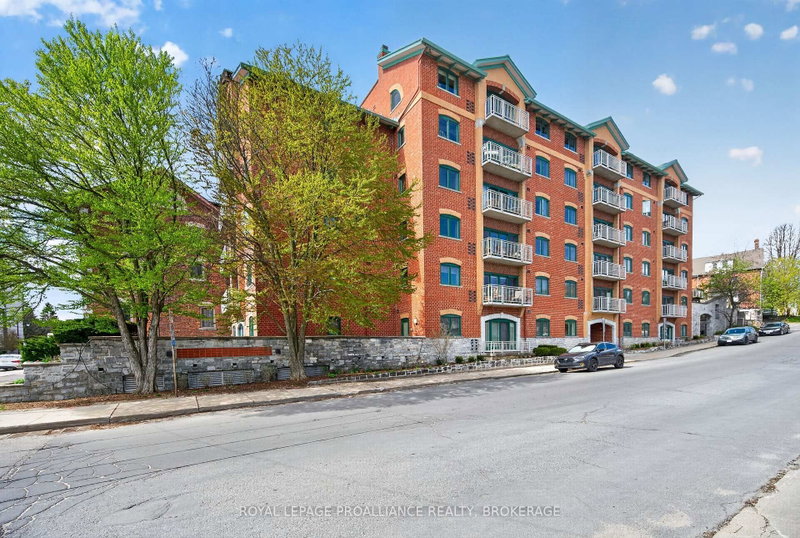 202 - 2 Bay Street