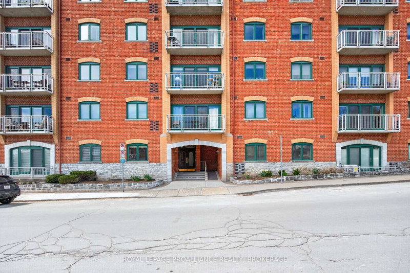 202 - 2 Bay Street